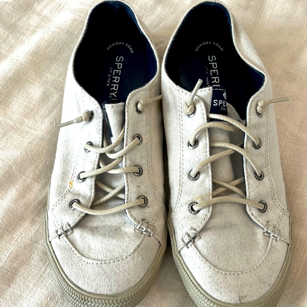 Sperry Topsider beige 8.5 boat shoe